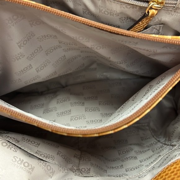 Michael Kors Hamilton Embossed Leather Shoulder Hand Bag - Picture 13 of 13